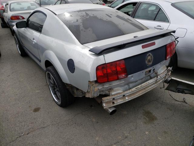 1ZVHT82H875204115 - 2007 FORD MUSTANG GT SILVER photo 2