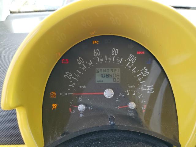 3VWBK21C72M445162 - 2002 VOLKSWAGEN NEW BEETLE GL 黄色 照片 9