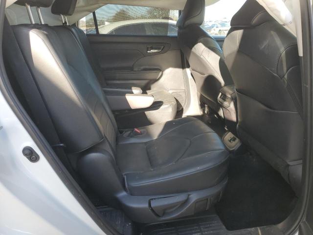 5TDGZRAH2MS065366 - 2021 TOYOTA HIGHLANDER XLE 白色 照片 11