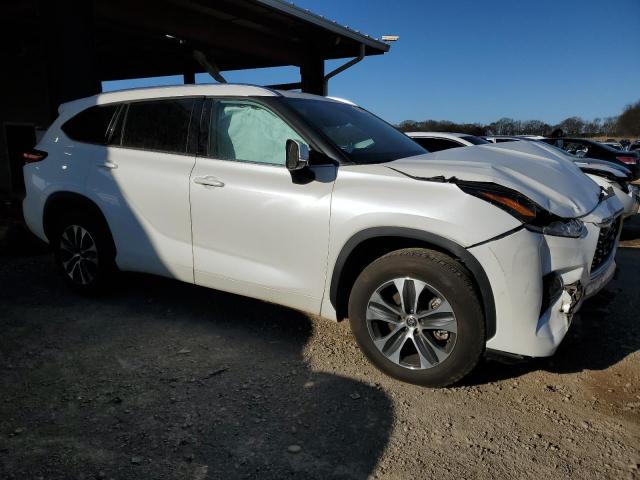 5TDGZRAH2MS065366 - 2021 TOYOTA HIGHLANDER XLE 白色 照片 4