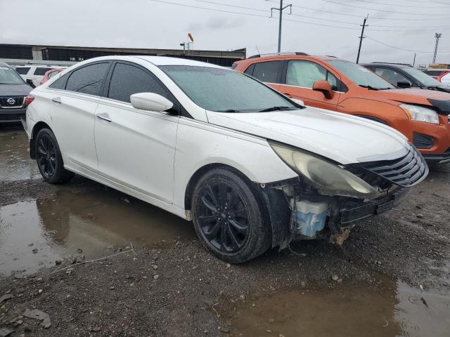 5NPEC4AC9BH115876 - 2011 HYUNDAI SONATA SE WHITE photo 4