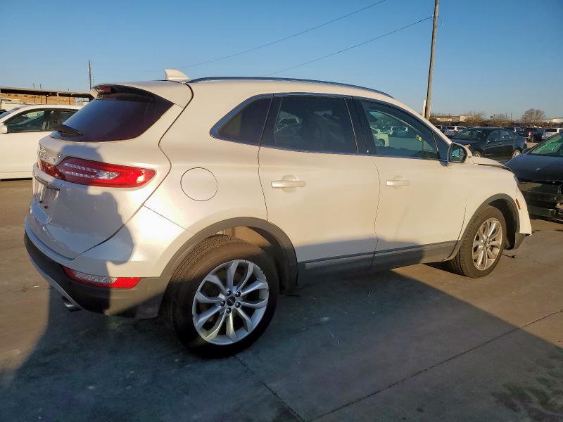 5LMCJ2D90KUL37996 - 2019 LINCOLN MKC SELECT WHITE photo 3