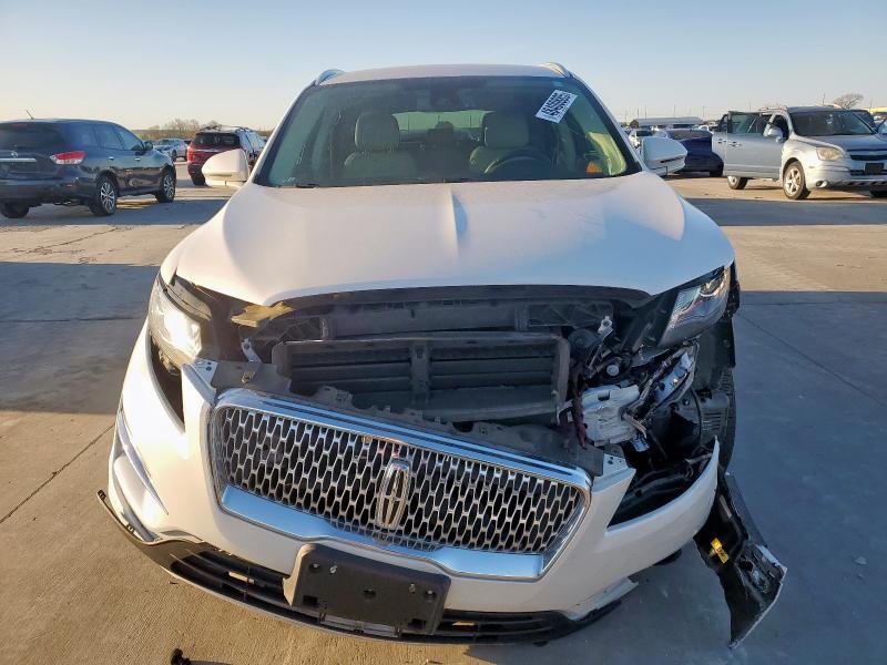 5LMCJ2D90KUL37996 - 2019 LINCOLN MKC SELECT WHITE photo 5