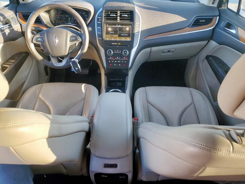 5LMCJ2D90KUL37996 - 2019 LINCOLN MKC SELECT WHITE photo 8