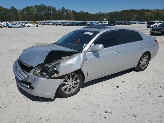 2005 TOYOTA AVALON XL, 