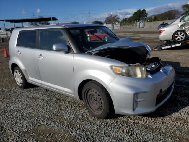 JTLZE4FE1DJ045746 - 2013 TOYOTA SCION XB 银色 照片 4