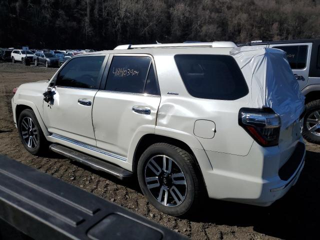 JTEZU5JRXJ5175037 - 2018 TOYOTA 4RUNNER SR5 WHITE photo 2