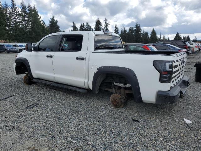 5TFDY5F1XAX116919 - 2010 TOYOTA TUNDRA CREWMAX SR5 WHITE photo 2