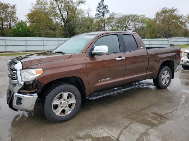 5TFRM5F18HX117529 - 2017 TOYOTA TUNDRA DOUBLE CAB SR/SR5 BROWN photo 1