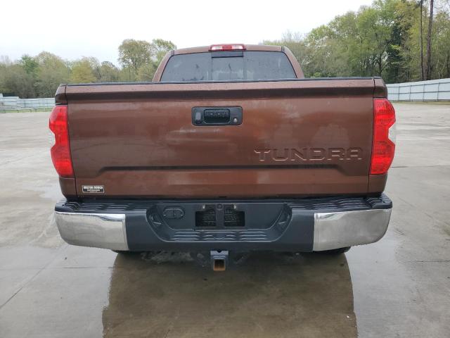 5TFRM5F18HX117529 - 2017 TOYOTA TUNDRA DOUBLE CAB SR/SR5 BROWN photo 6