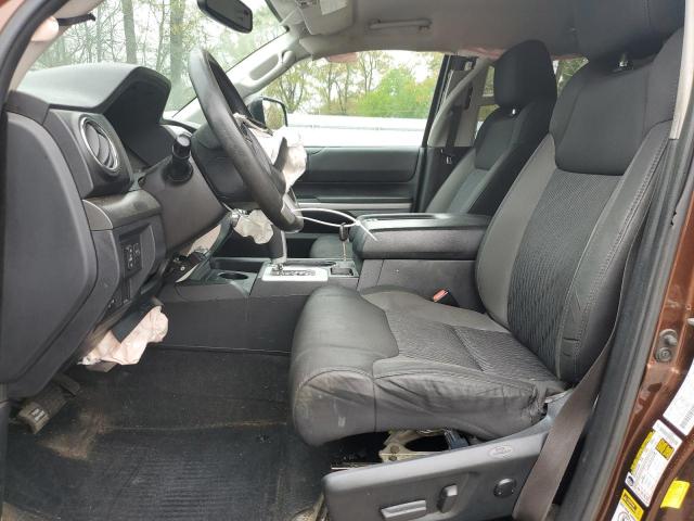 5TFRM5F18HX117529 - 2017 TOYOTA TUNDRA DOUBLE CAB SR/SR5 BROWN photo 7