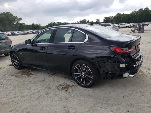 3MW5P7J06N8C78016 - 2022 BMW 330E BLACK photo 2
