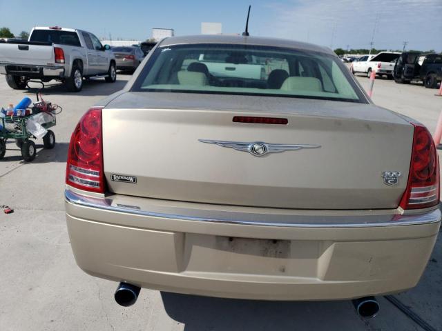 2C3KA63H08H135985 - 2008 CHRYSLER 300C GOLD photo 6