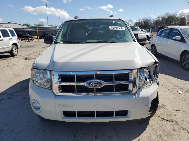 1FMCU0D71BKA32757 - 2011 FORD ESCAPE XLT WHITE photo 5