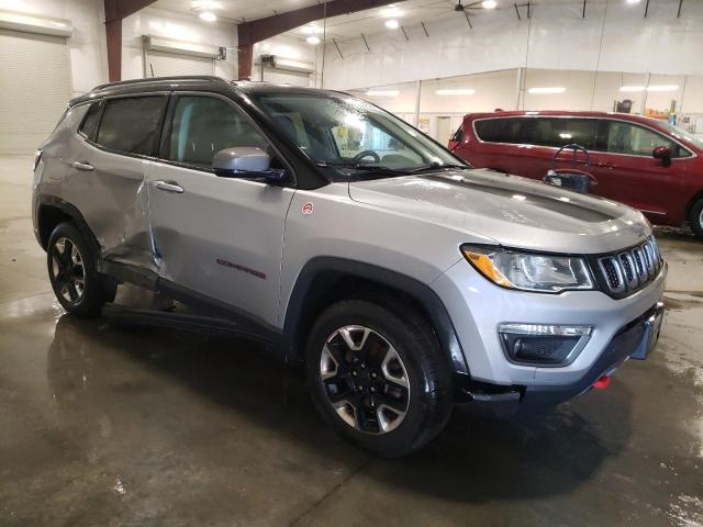 3C4NJDDB2JT174548 - 2018 JEEP COMPASS TRAILHAWK SILVER photo 4