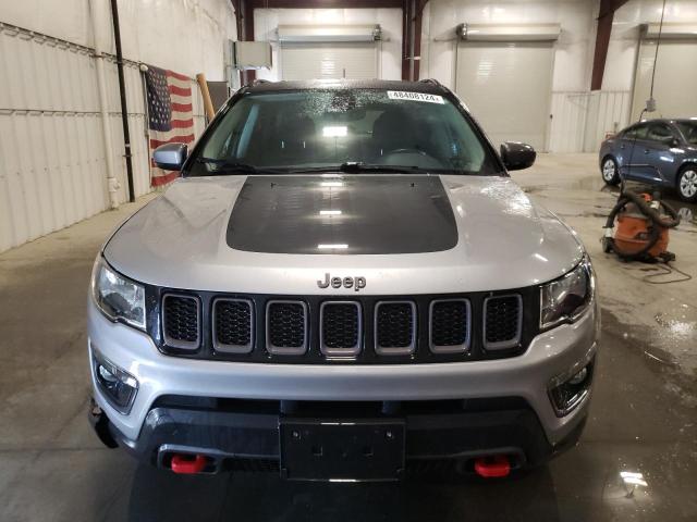 3C4NJDDB2JT174548 - 2018 JEEP COMPASS TRAILHAWK SILVER photo 5