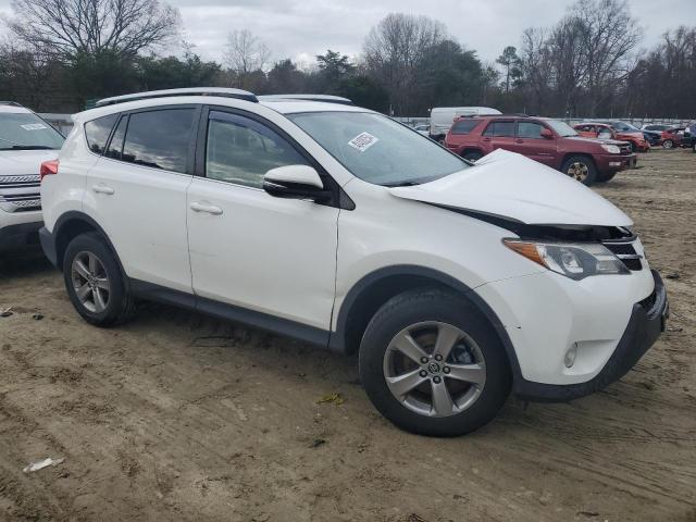 JTMRFREV7FJ034468 - 2015 TOYOTA RAV4 XLE WHITE photo 4