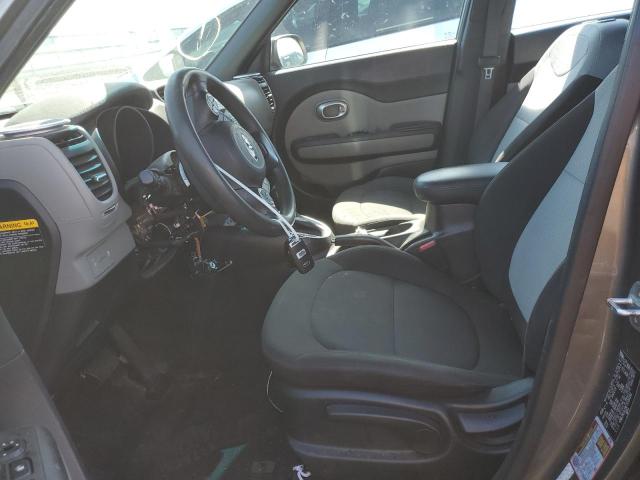 KNDJN2A29F7220092 - 2015 KIA SOUL GRAY photo 7