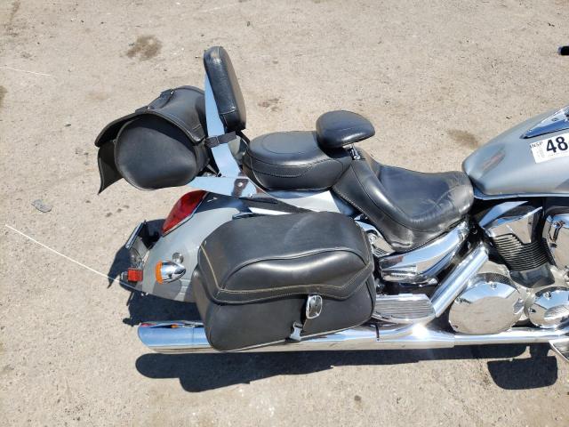 1HFSC523X5A201660 - 2005 HONDA VTX1300 R SILVER photo 6