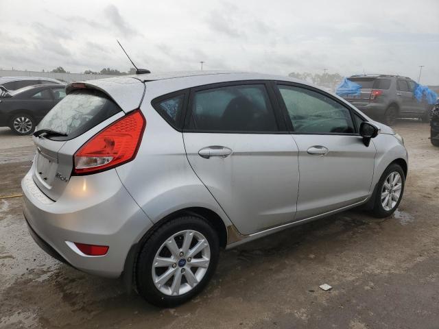 3FADP4EJ0DM218812 - 2013 FORD FIESTA SE SILVER photo 3