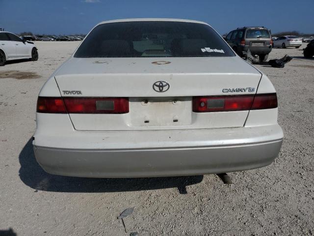 JT2BG28K8X0347312 - 1999 TOYOTA CAMRY LE WHITE photo 6