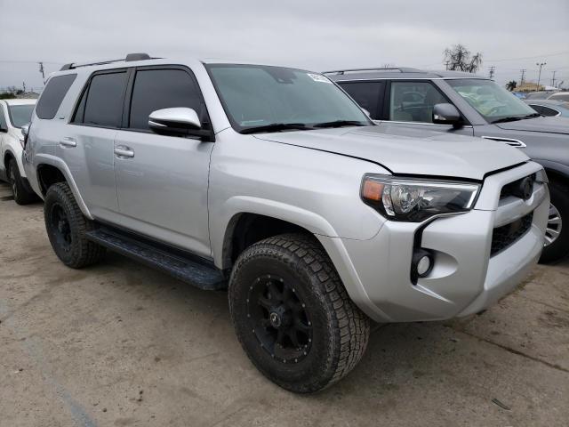 JTEZU5JR8L5226361 - 2020 TOYOTA 4RUNNER SR5 SILVER photo 4