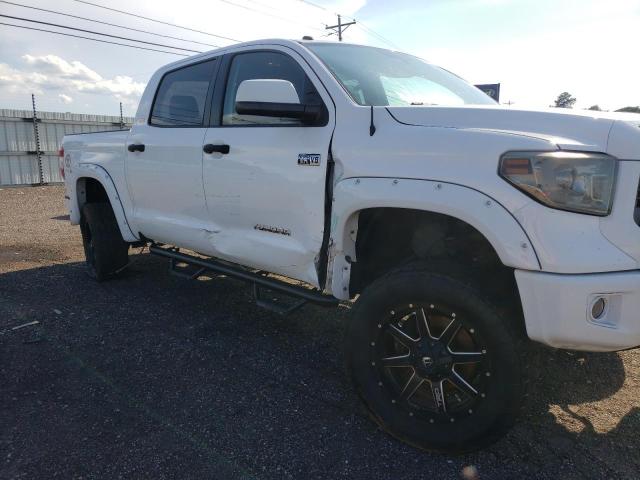 5TFDW5F12FX475081 - 2015 TOYOTA TUNDRA CREWMAX SR5 WHITE photo 9