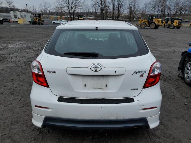 2T1LE40E39C003611 - 2009 TOYOTA MATRIX S WHITE photo 6