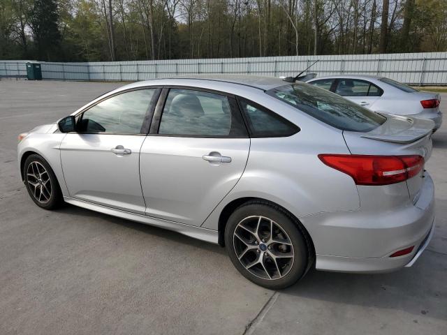 1FADP3F26FL261735 - 2015 FORD FOCUS SE SILVER photo 2