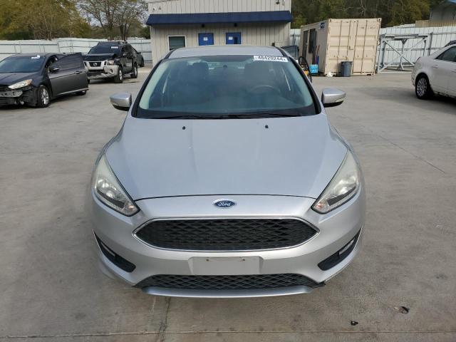 1FADP3F26FL261735 - 2015 FORD FOCUS SE SILVER photo 5