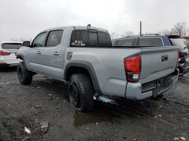 3TMCZ5ANXJM182833 - 2018 TOYOTA TACOMA DOUBLE CAB GRAY photo 2