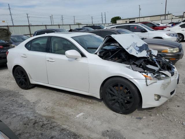 JTHBK262X72050585 - 2007 LEXUS IS 250 WHITE photo 4