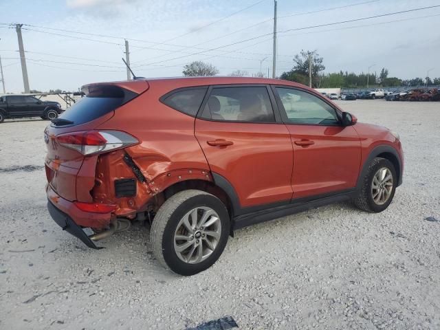 KM8J23A4XHU550002 - 2017 HYUNDAI TUCSON SE RED photo 3