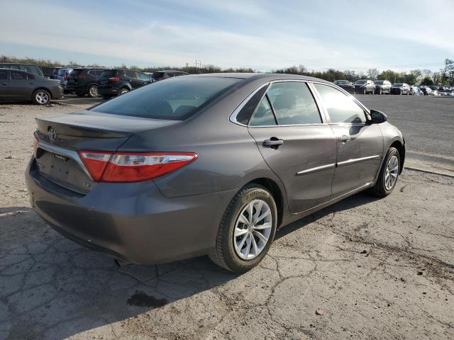 4T4BF1FK7GR556302 - 2016 TOYOTA CAMRY LE GRAY photo 3