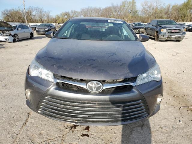 4T4BF1FK7GR556302 - 2016 TOYOTA CAMRY LE GRAY photo 5