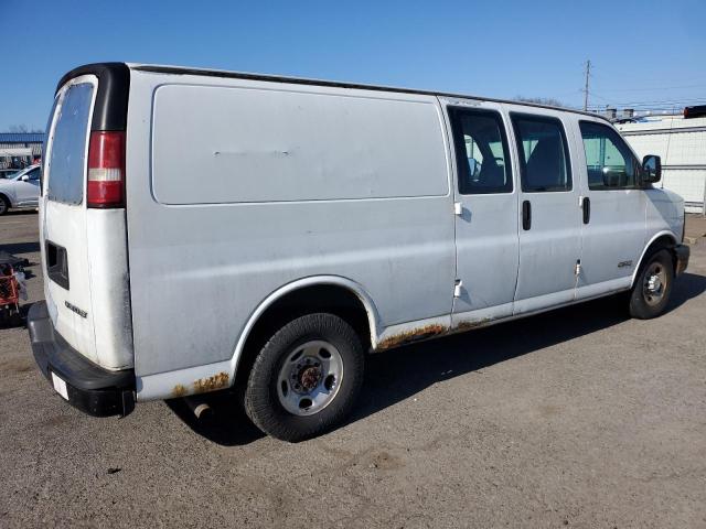 1GCHG39U931114437 - 2003 CHEVROLET EXPRESS G3 WHITE photo 3