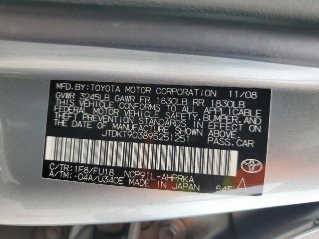 JTDKT903895251251 - 2009 TOYOTA YARIS SILVER photo 13