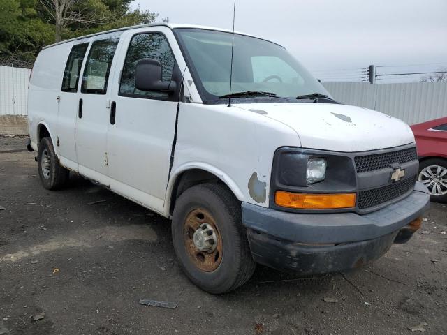 1GCGG25C991137910 - 2009 CHEVROLET EXPRESS G2 WHITE photo 4