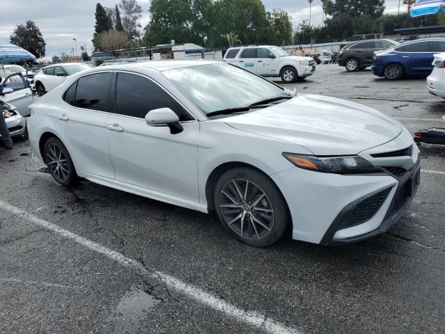 4T1G11AK3PU103011 - 2023 TOYOTA CAMRY SE NIGHT SHADE WHITE photo 4