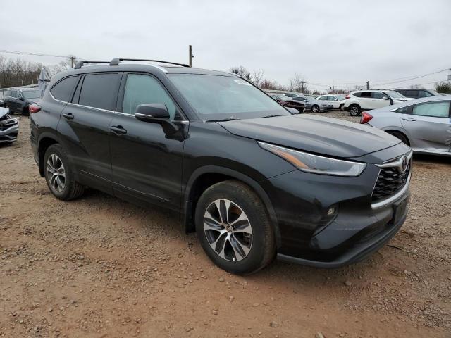 5TDGZRBH6MS120125 - 2021 TOYOTA HIGHLANDER XLE BLACK photo 4