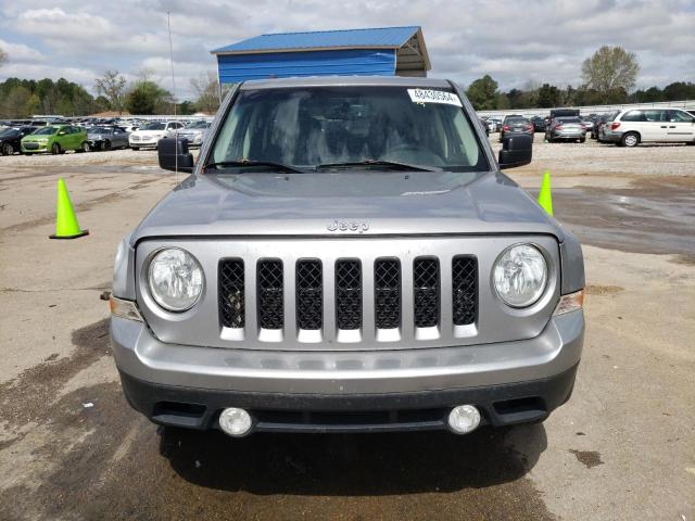 1C4NJPFA6GD575850 - 2016 JEEP PATRIOT LATITUDE SILVER photo 5