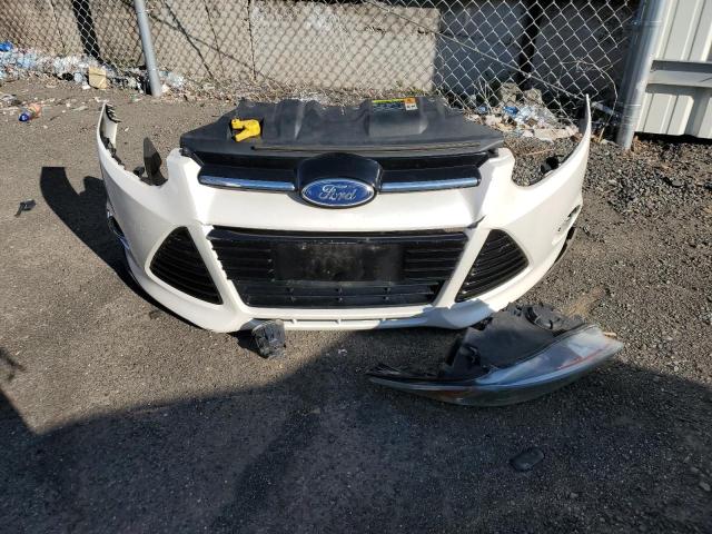 1FAHP3H2XCL192087 - 2012 FORD FOCUS SEL WHITE photo 12