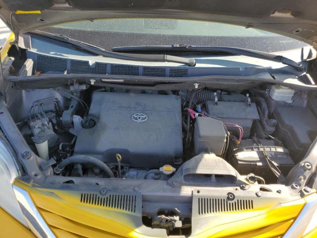 5TDYK3DC2DS356620 - 2013 TOYOTA SIENNA XLE YELLOW photo 12