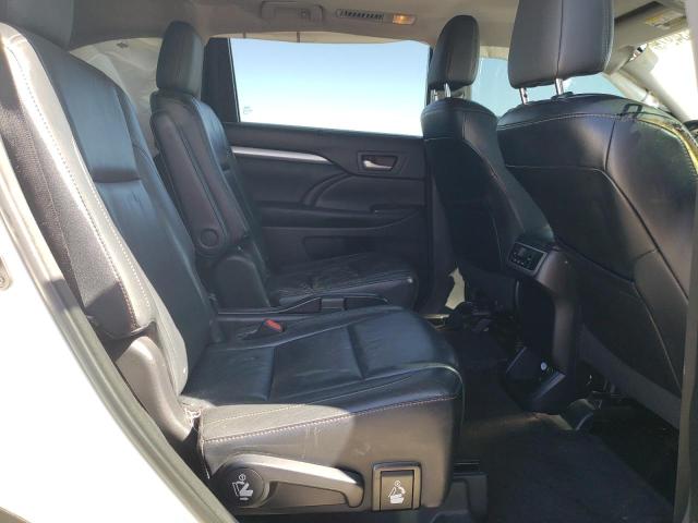 5TDKKRFH8GS124156 - 2016 TOYOTA HIGHLANDER XLE 白色 照片 11
