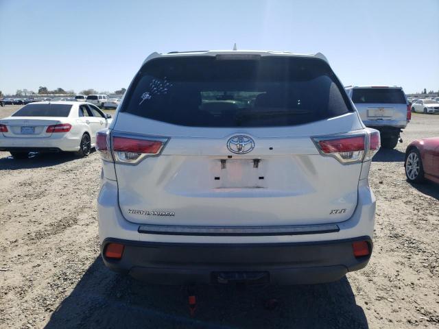 5TDKKRFH8GS124156 - 2016 TOYOTA HIGHLANDER XLE 白色 照片 6