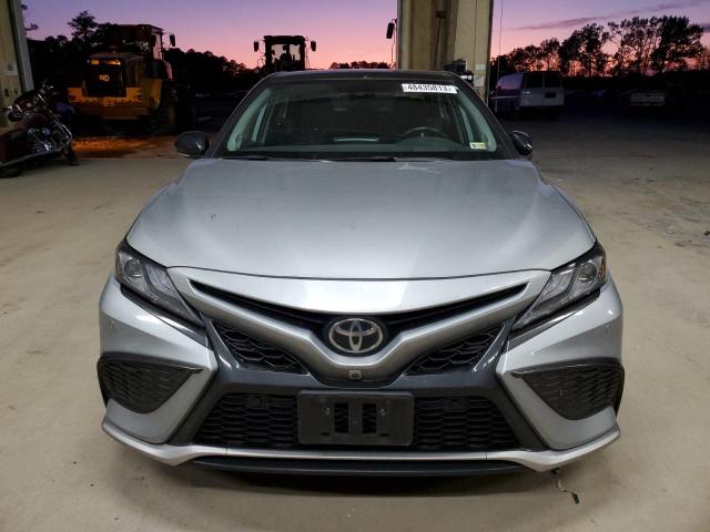 4T1KZ1AK7MU055656 - 2021 TOYOTA CAMRY TRD GRAY photo 5