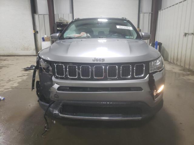 3C4NJDCB8JT117756 - 2018 JEEP COMPASS LIMITED SILVER photo 5