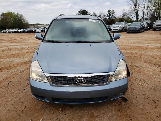 KNDMH4C73C6418371 - 2012 KIA SEDONA EX BLUE photo 5