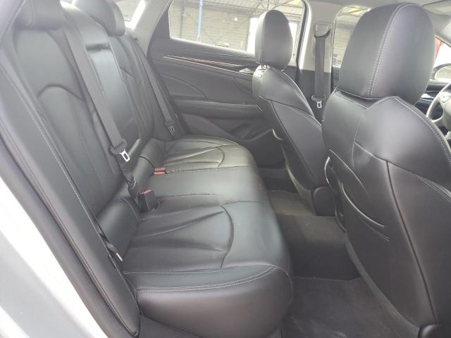 1G4ZP5SS3HU172263 - 2017 BUICK LACROSSE ESSENCE ვერცხლისფერი ფოტო 10