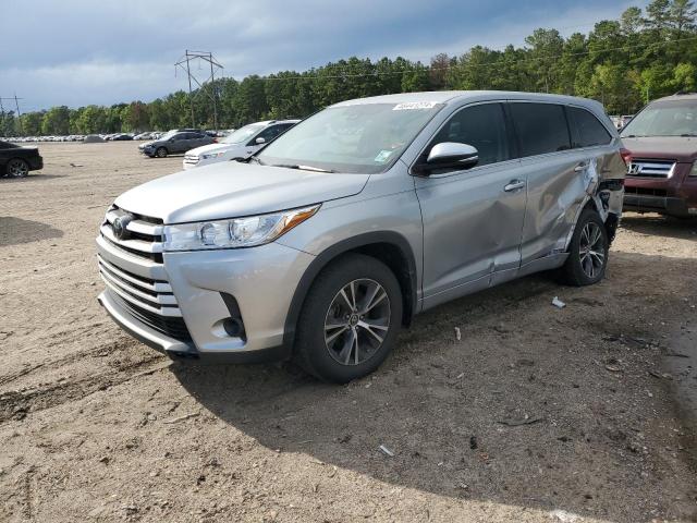 5TDZARFH8HS031026 - 2017 TOYOTA HIGHLANDER LE SILVER photo 1